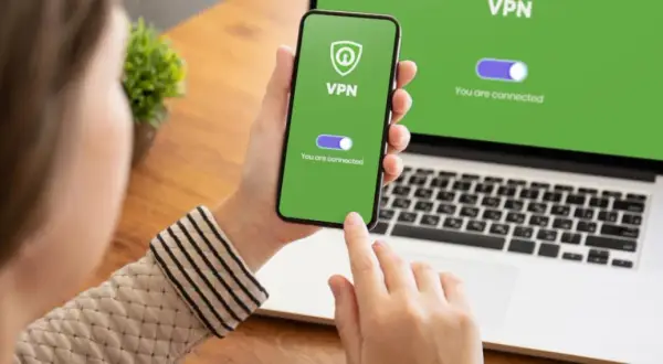 Jak łatwo ustawić VPN na iPhone – uniknij problemów z prywatnością
